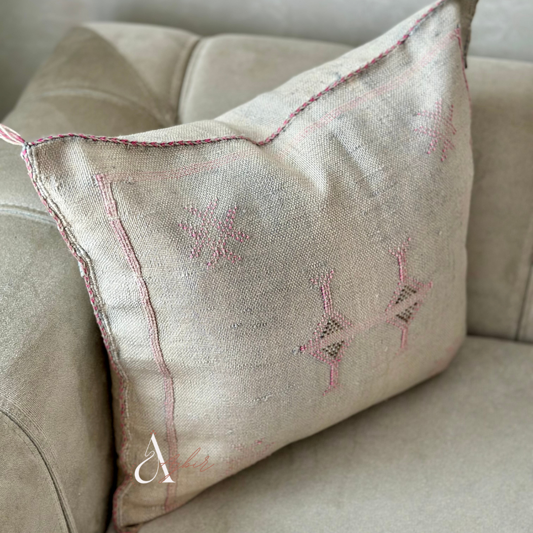 Housse de coussin Sabra (soie de cactus) crème et rose
