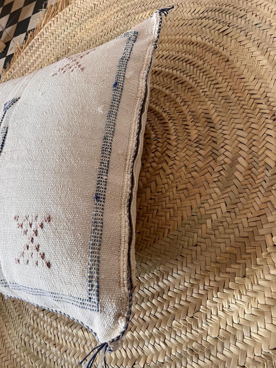 Housse de coussin Sabra (soie de cactus) crème et rose