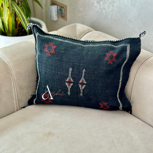Housse de coussin artisanale Sabra (soie de cactus) noir