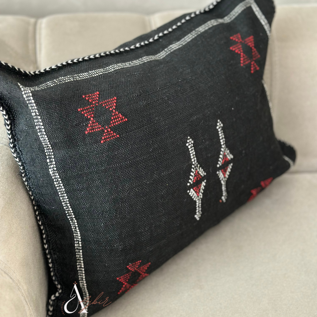 Housse de coussin artisanale Sabra (soie de cactus) noir
