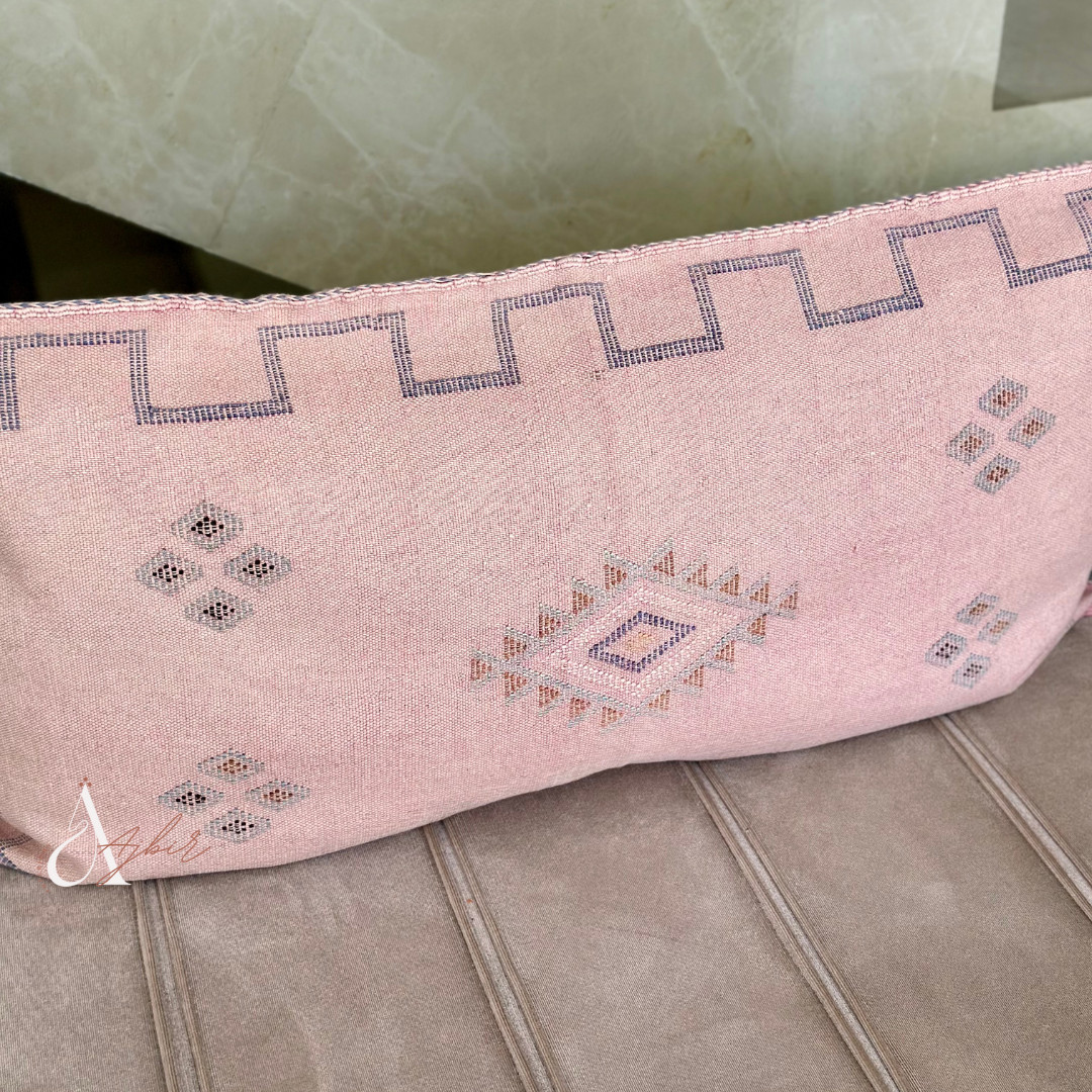 Grande housse de coussin artisanale Sabra (soie de cactus) rose bébé