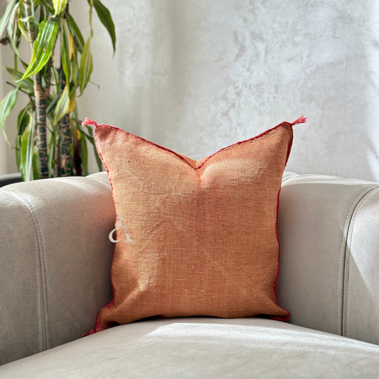 Grande housse de coussin artisanale Sabra (soie de cactus) saumon uni