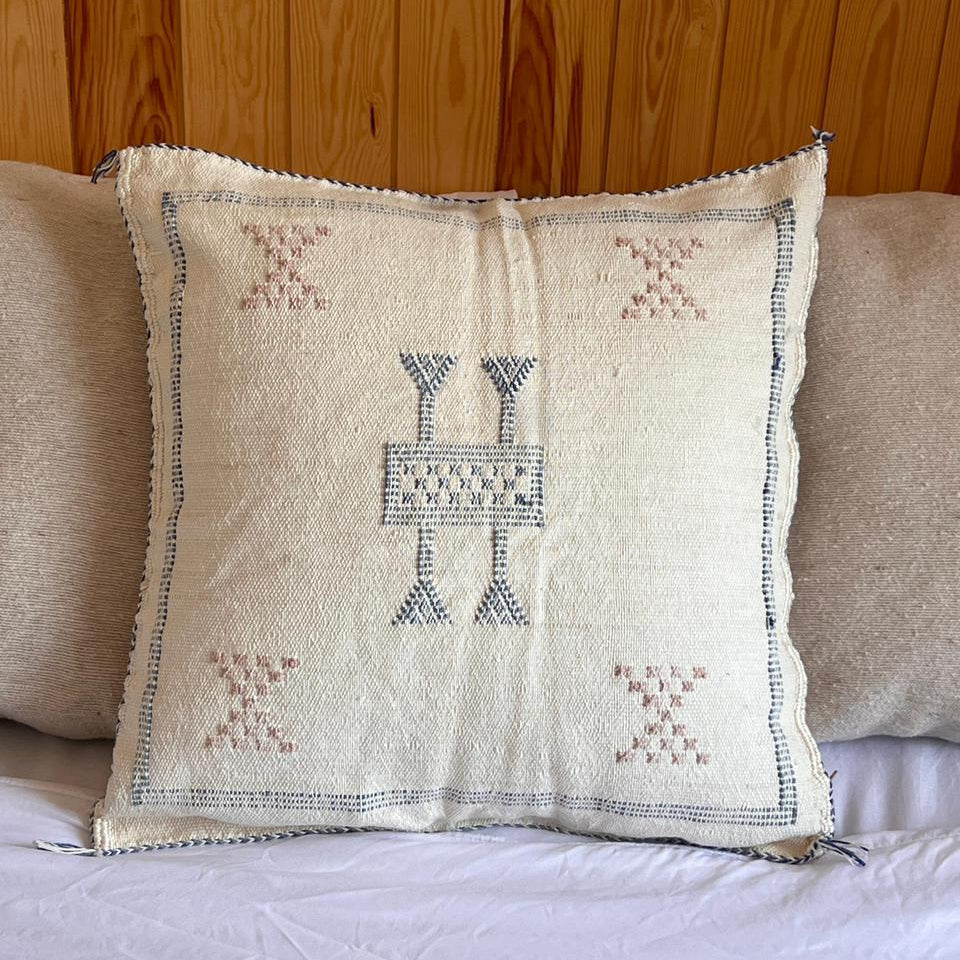 Housse de coussin Sabra (soie de cactus) crème et rose