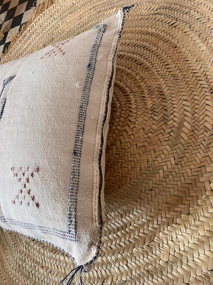 Housse de coussin Sabra (soie de cactus) crème et rose