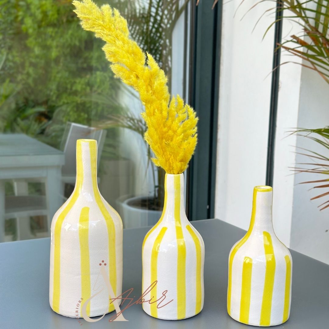 Vase bouteille jaune rayé